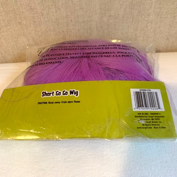 Short Go Go Wig Purple - NEW - Picture 4 of 4